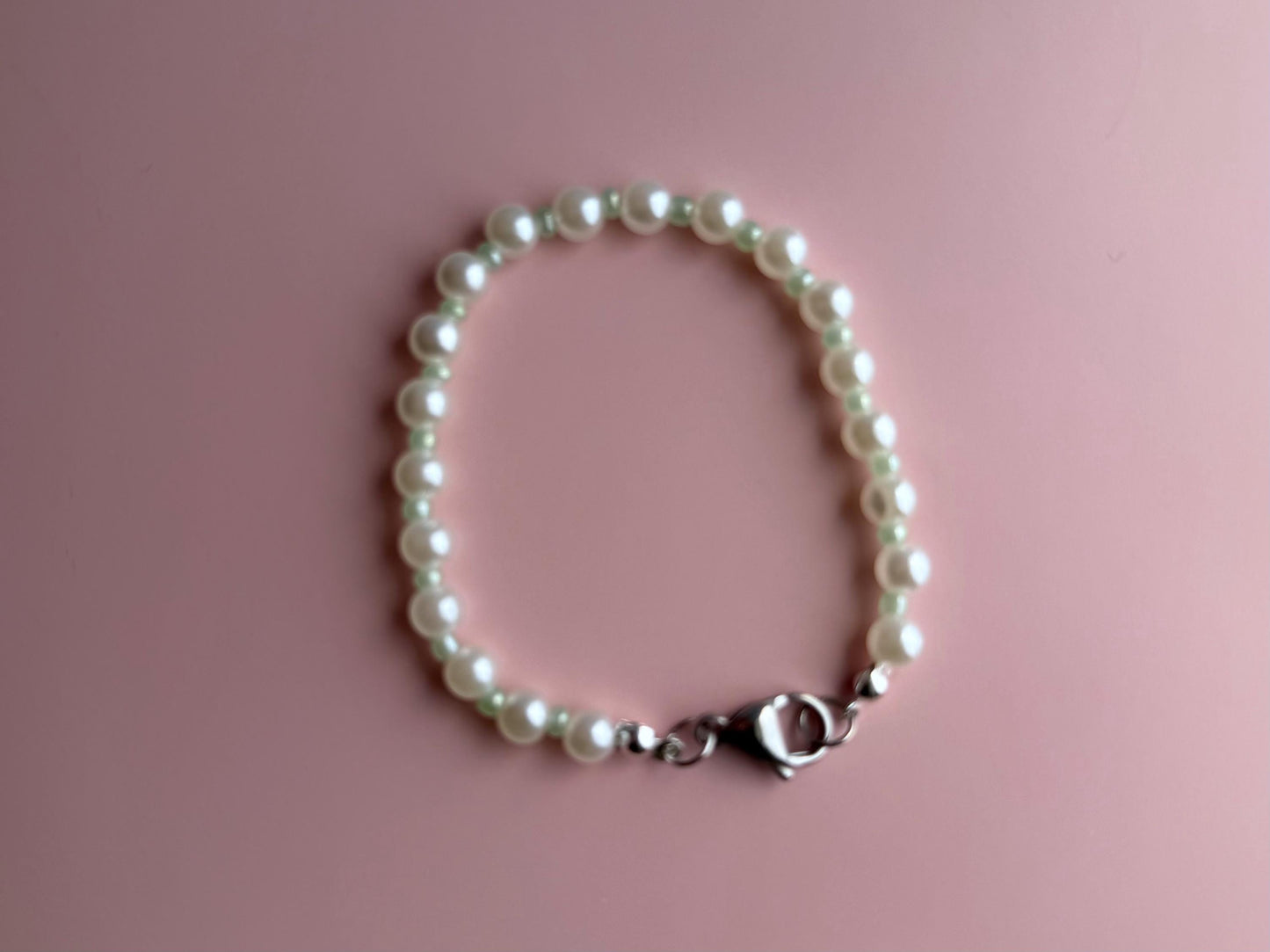 Handmade Pearl and Green Bracelet | Clasp Bracelet | Minimalist Bracelet | Dainty Bracelet | Summer Bracelet